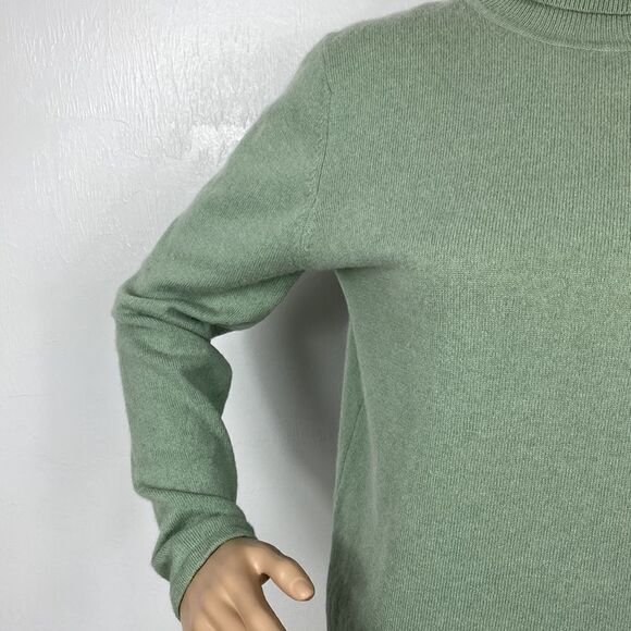 Samantha Taylor Light Green Turtleneck Pullover Sweater - Picture 2 of 8